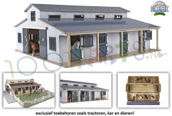 Paardenstal met 7 boxen en weiland 1:24