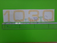 STICKER GELE TEKST "1030" 75X340MM