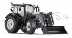 Valtra N123 met frontlader tractor 1:32